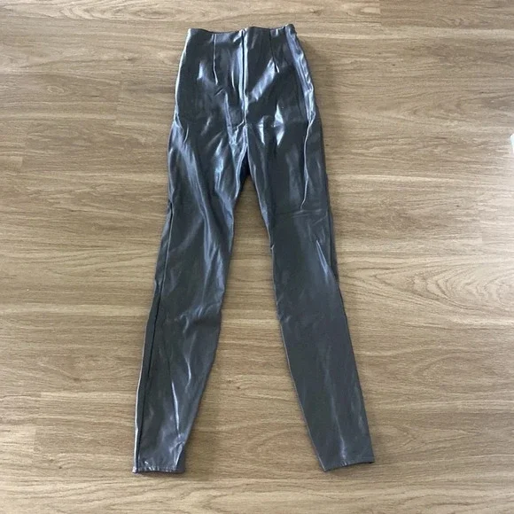 Missguided faux leather pants - Picture 3 of 5